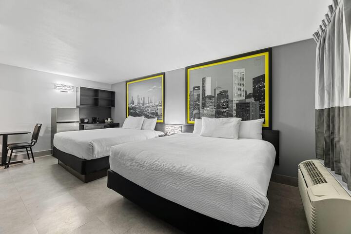 Image of Super 8 by Wyndham Texas City / Galveston Area