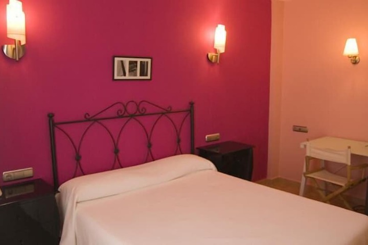 Room 5 of 38