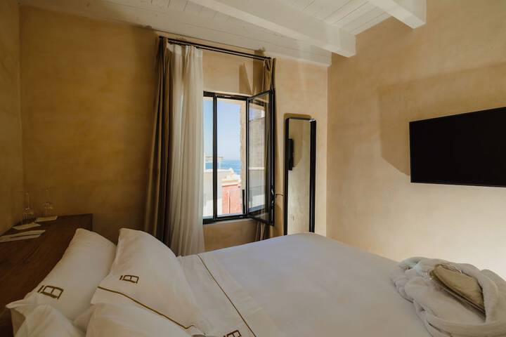 Room 10 of 72