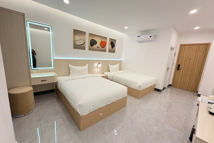 Room 35 of 68