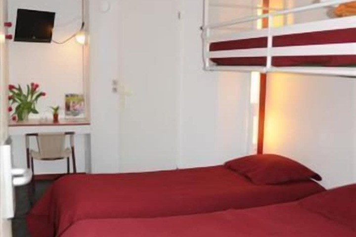 Room 3 of 21