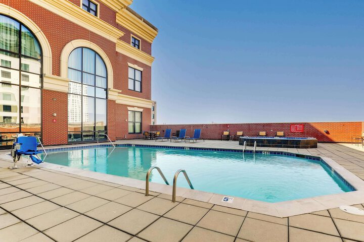 Pool 33 of 60