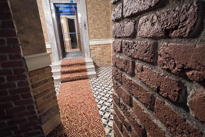 Hotel 70 of 74