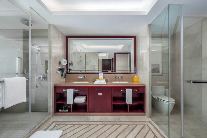 Room 52 of 251