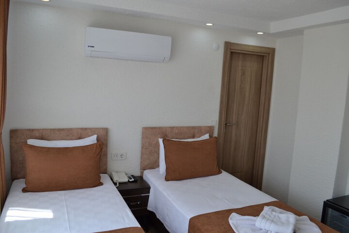 Room 6 of 88
