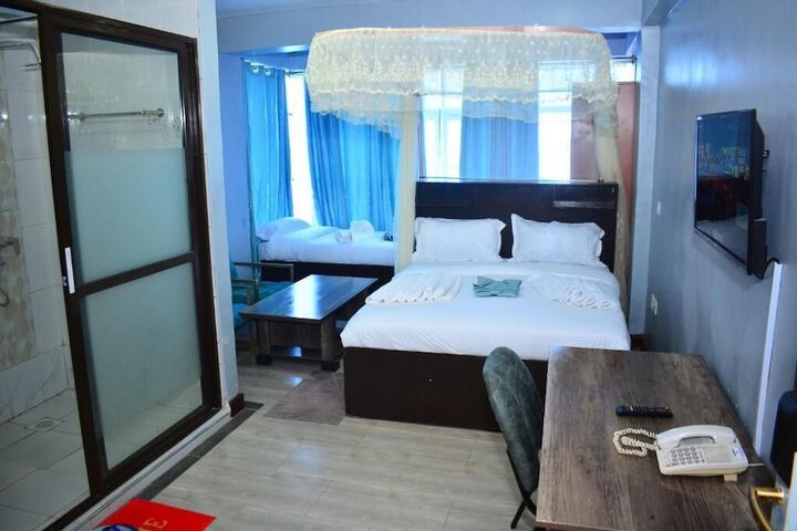 Room 5 of 15