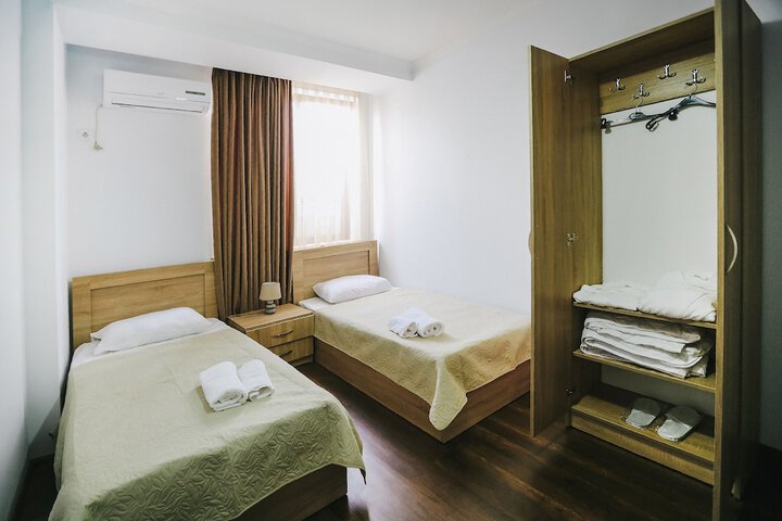 Room 26 of 35