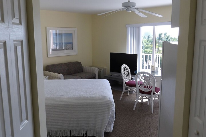 Room 7 of 229