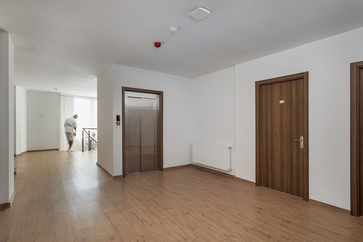 Room 43 of 63