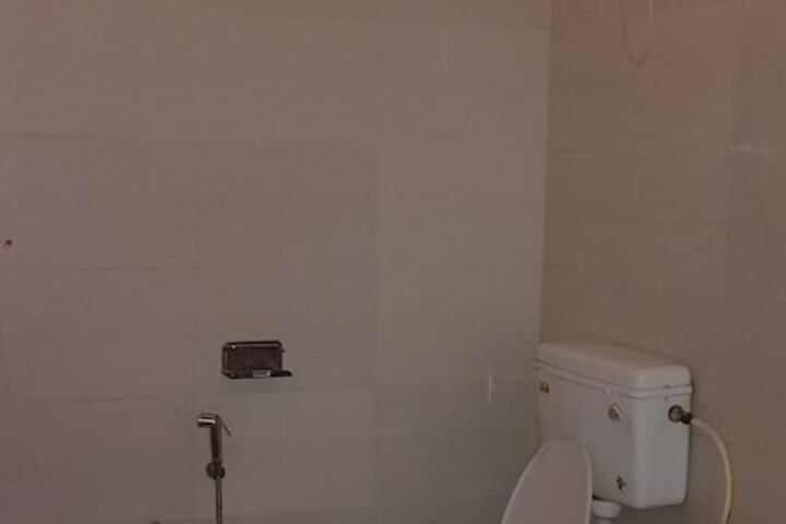 Room 24 of 37