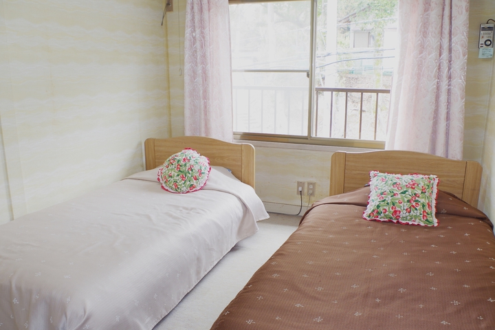 Room 6 of 36
