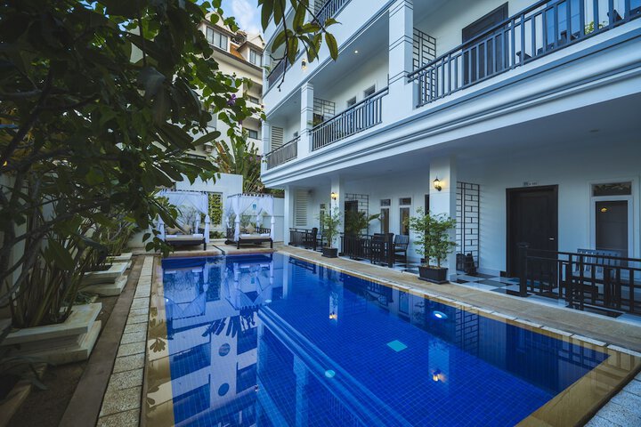 Pool 45 of 47