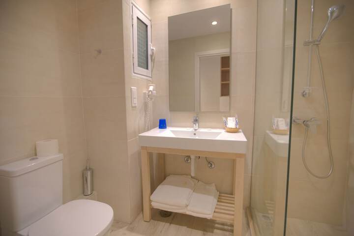 Room 47 of 208