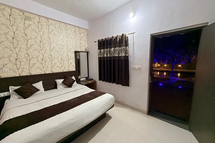 Room 8 of 29