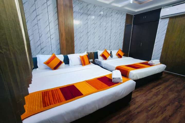 Room 7 of 20