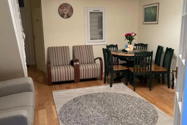 Room 3 of 9
