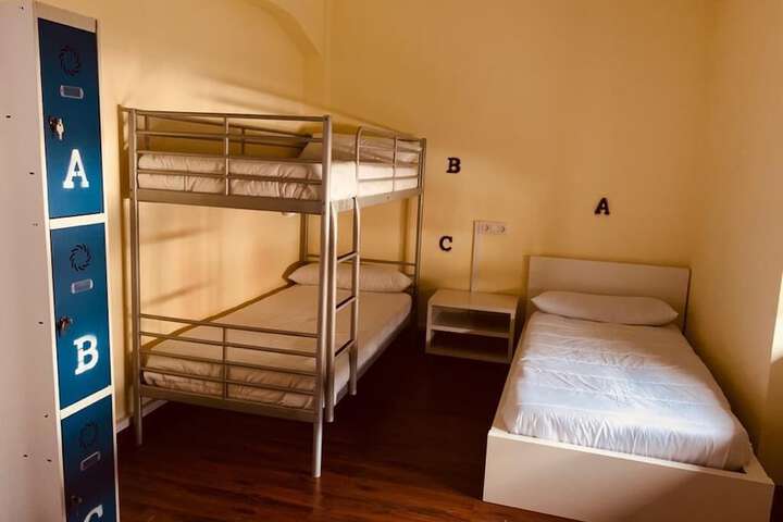 Room 8 of 37