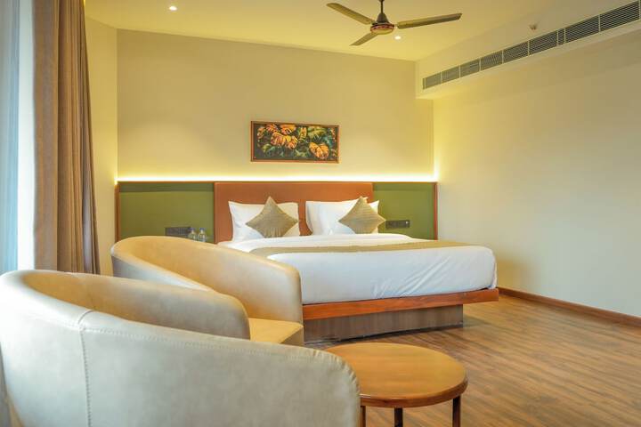 Room 5 of 11
