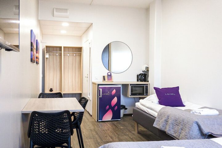 Room 9 of 33