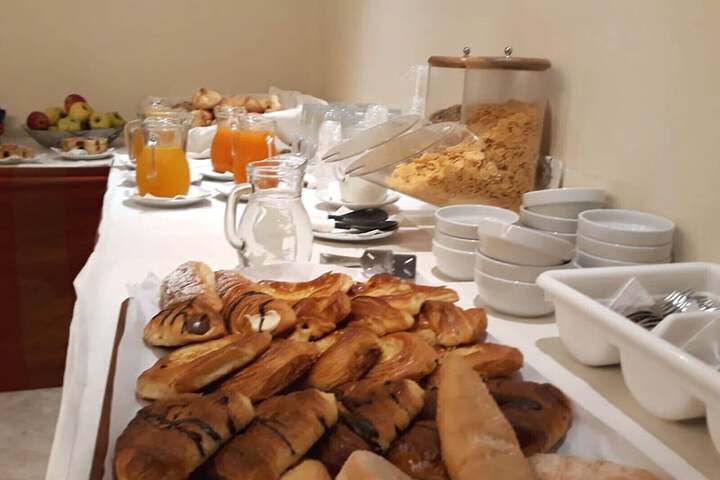 Breakfast buffet