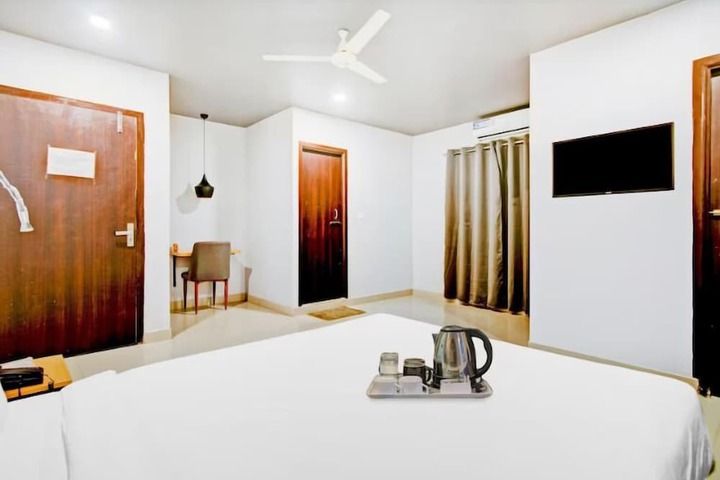 Room 3 of 7