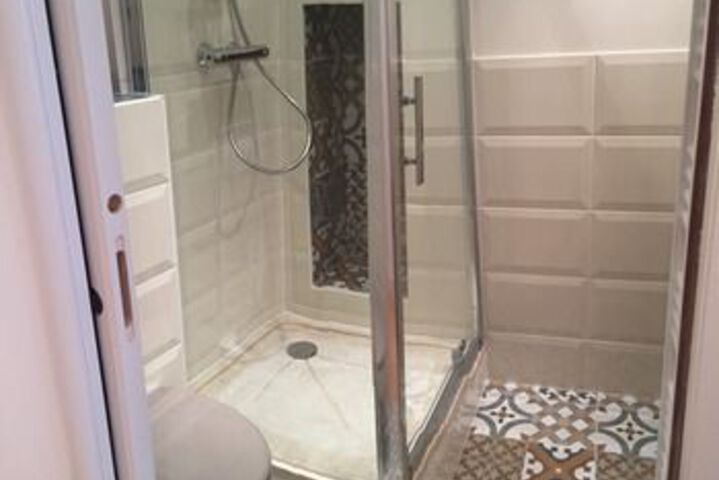Room 2 of 7