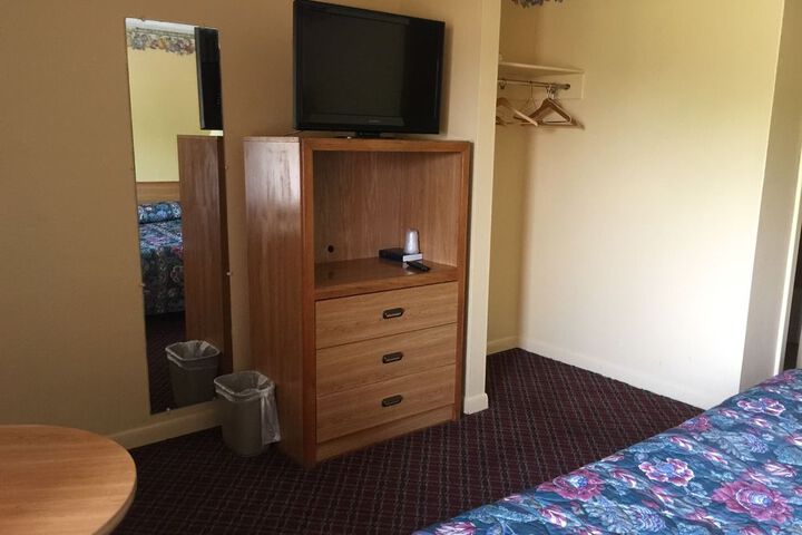 Room 4 of 22