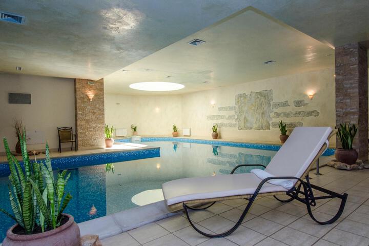 Hotel Pool