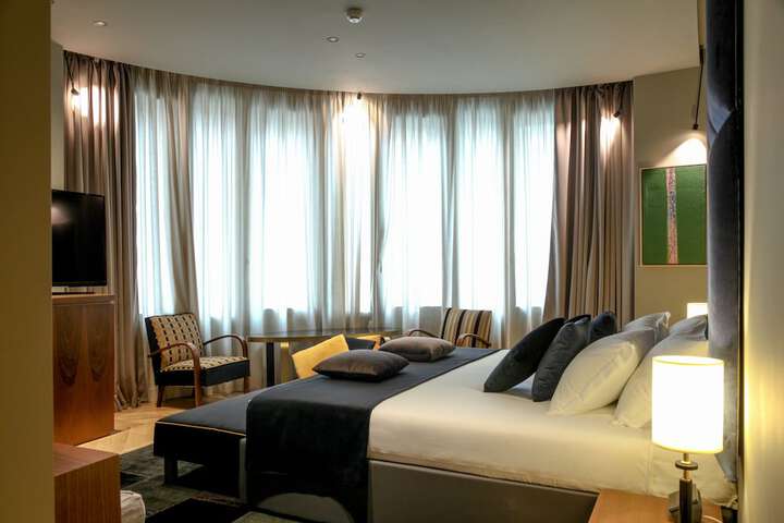 Room 35 of 73