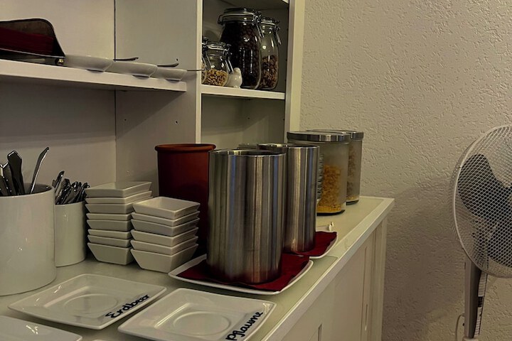 Breakfast/Coffee Service 125 of 169