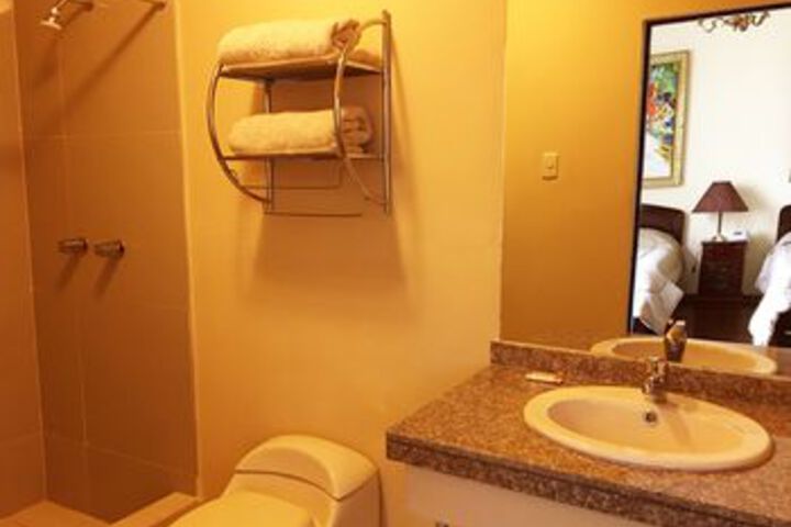 Room 5 of 32