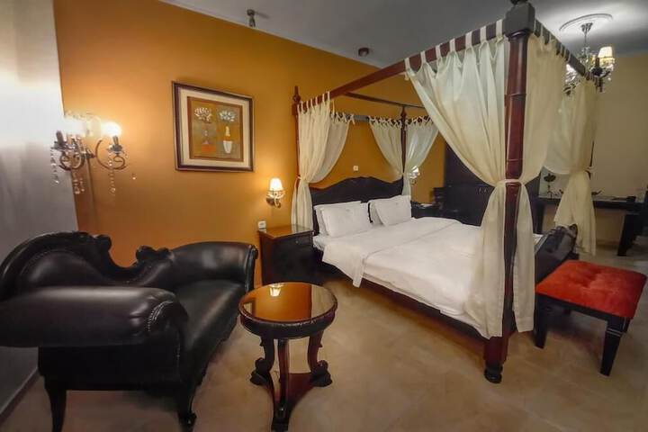 Room 4 of 29