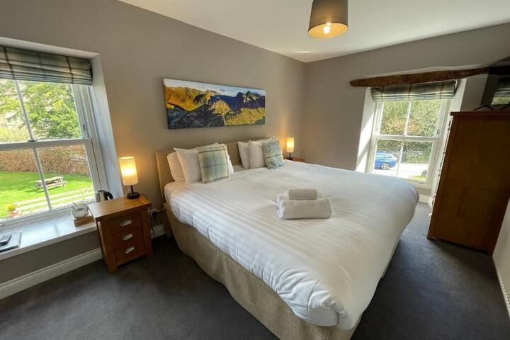 Room 5 of 27