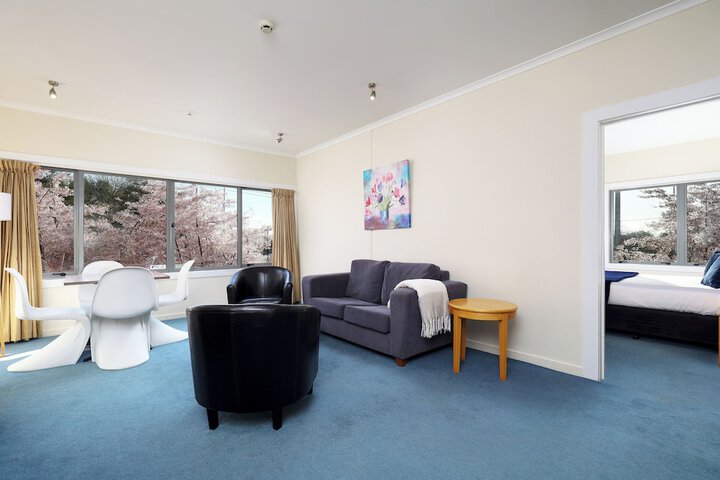 Room 8 of 28