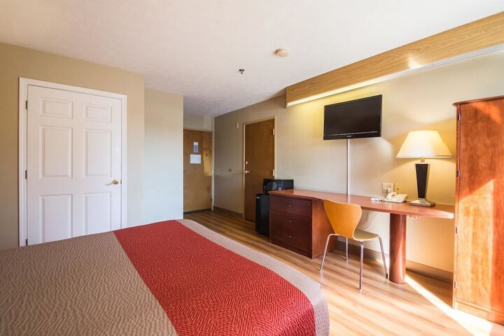 Room 9 of 26