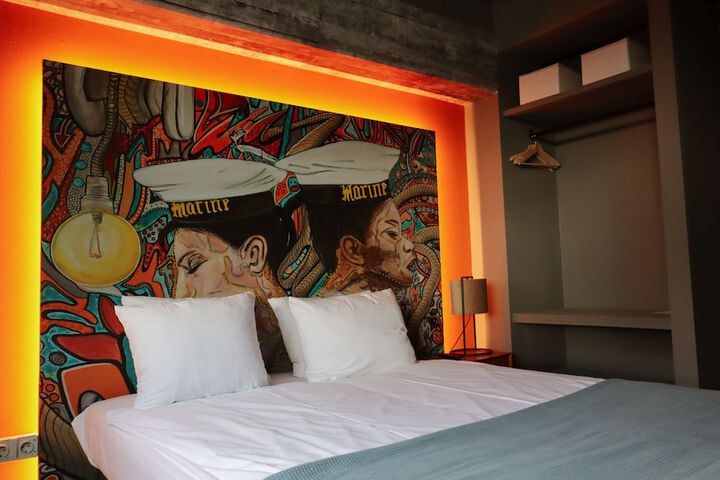 Room 8 of 46