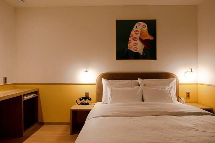 Room 7 of 74