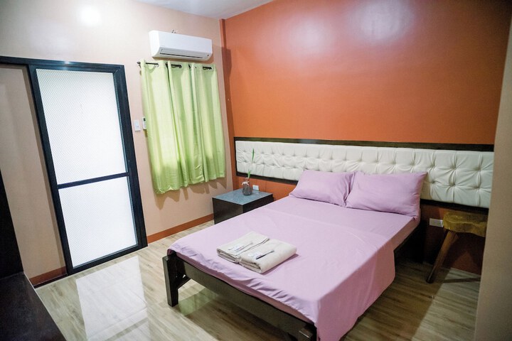 Room 9 of 20