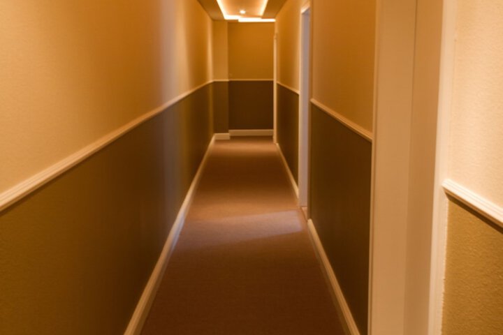 Ballroom/Hall 27 of 35