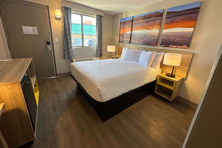 Room 5 of 28