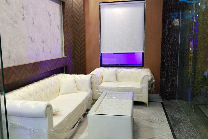 Hotel Interior 6 of 19