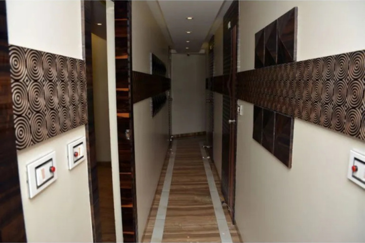 Room 10 of 11