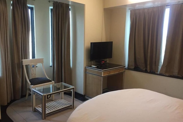 Room 15 of 35