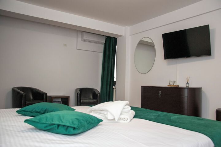 Room 17 of 31