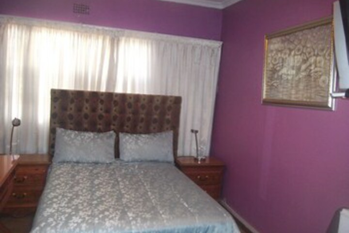 Room 11 of 17