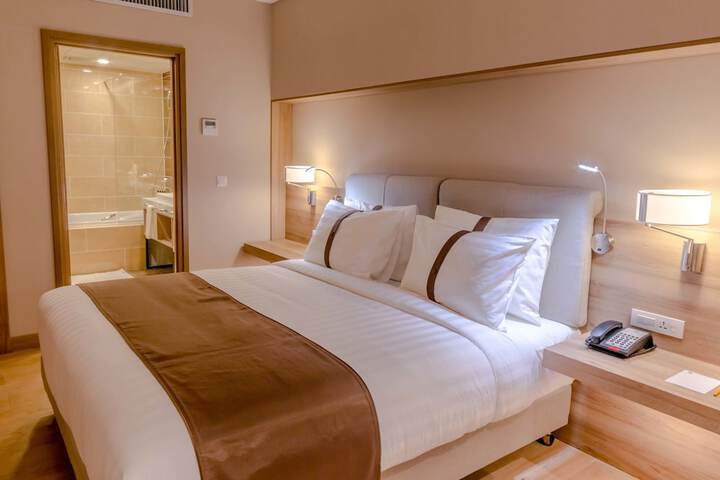 Room 3 of 54