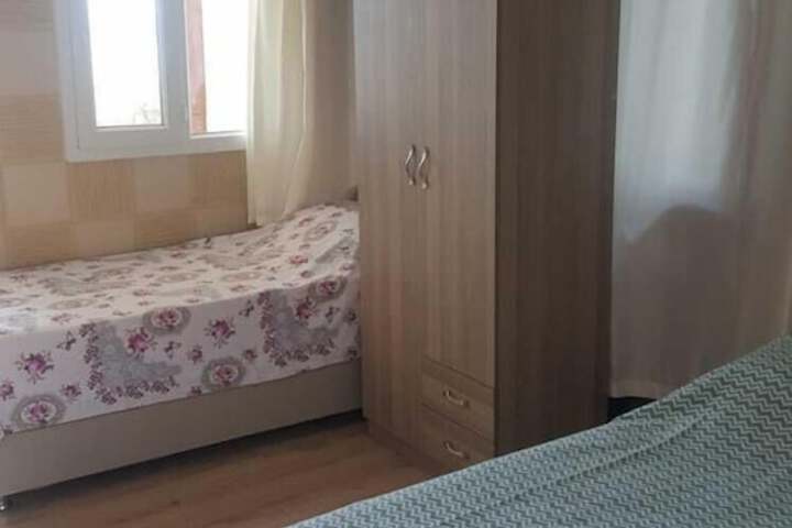 Room 5 of 18