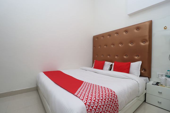 Room 10 of 11
