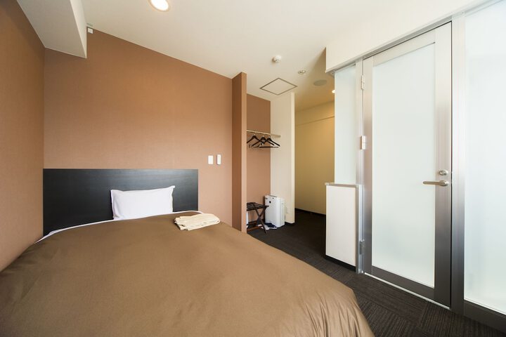 Room 11 of 46