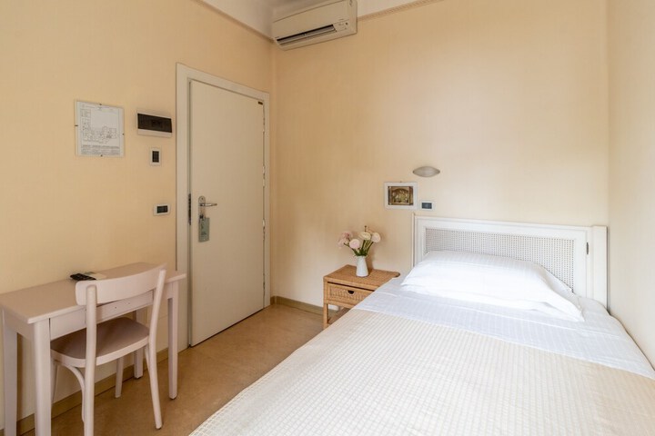 Room 37 of 105